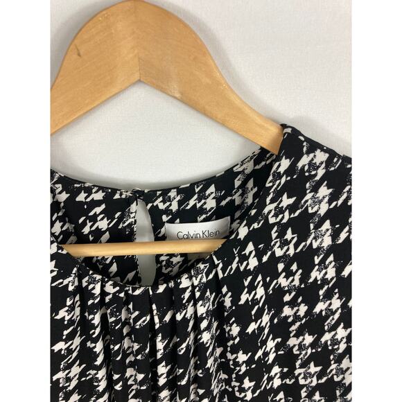 Calvin Klein Patterned Sleeveless Blouse Size Small - Picture 3 of 5